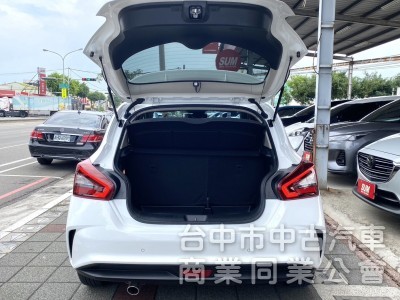 2022年 Nissan TIIDA 5D 1.6 J版 原鈑件 僅跑1.2萬公里 LED頭燈 環景影像 都會型時尚小車