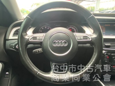 2015年式 AUDI  A4  25 TFSI  Urban 原鈑件 恆溫 電動座椅 HID頭燈 紳士的品味 稀有釋出