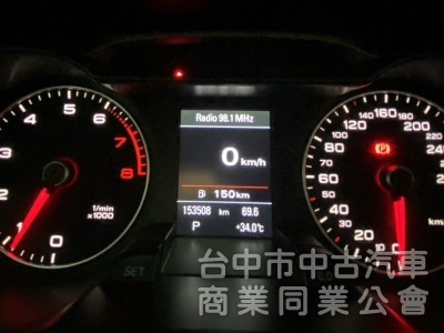 2015年式 AUDI  A4  25 TFSI  Urban 原鈑件 恆溫 電動座椅 HID頭燈 紳士的品味 稀有釋出