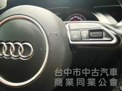 2015年式 AUDI  A4  25 TFSI  Urban 原鈑件 恆溫 電動座椅 HID頭燈 紳士的品味 稀有釋出