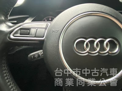 2015年式 AUDI  A4  25 TFSI  Urban 原鈑件 恆溫 電動座椅 HID頭燈 紳士的品味 稀有釋出