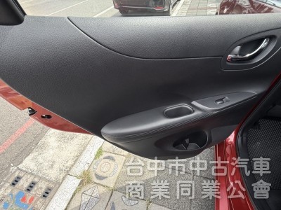 2015年 NISSAN TIIDA 5D 豪華影音版 僅跑4萬公里 恆溫 I-KEY  舒適好開高保值 代步小車首選