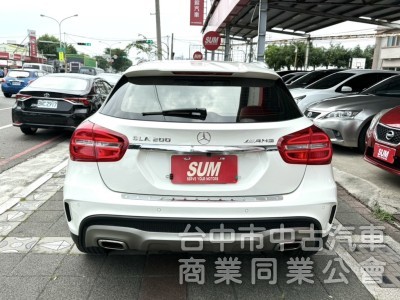 2015年式 M-BENZ 總代理 AMG GLA200 1.6 車況優 僅跑2萬公里 雙電動椅 電尾門 賓士跨界小休旅