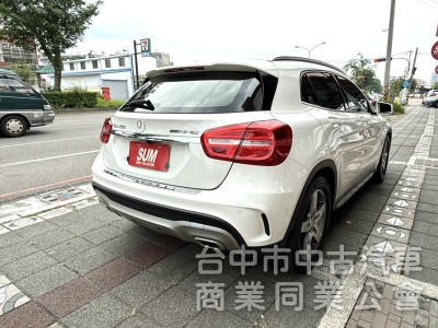 2015年式 M-BENZ 總代理 AMG GLA200 1.6 車況優 僅跑2萬公里 雙電動椅 電尾門 賓士跨界小休旅