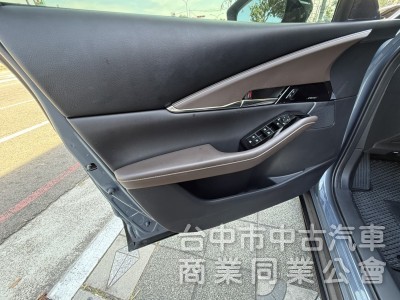 2023年 Mazda CX-30 Signature 型動旗艦版 僅跑5千公里 ACC  BOSE音響 新車原廠保固中