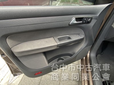 2015年 Volkswagen Caddy Maxi 1.6 TDI 七人座 原鈑件 低里程  廂型休旅/商務車