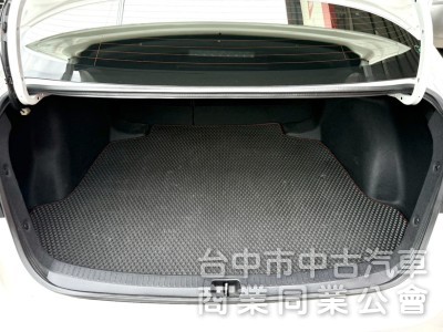 2019年 TOYOTA  Altis  1.8  豪華版 選配原廠影音 ACC 恆溫 定速 妥善率高 好入手的國民神車