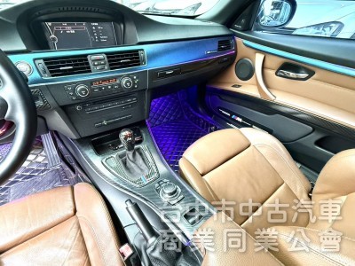 010年 BMW  335i Convertible 雙門硬頂敞篷轎跑 大馬力 市場稀有車種 魅力十足 開出去就是帥