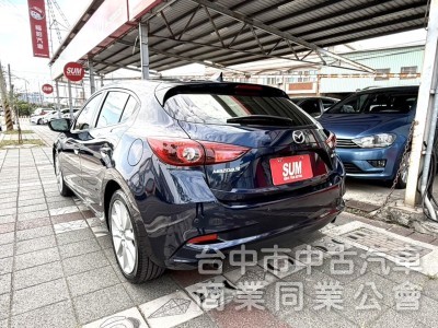 2019年 Mazda 3 5D 2.0 尊榮安全版 原鈑件 ACC跟車 恆溫 電動座椅 魂動美型設計 年輕人的愛款