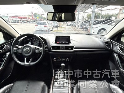 2019年 Mazda 3 5D 2.0 尊榮安全版 原鈑件 ACC跟車 恆溫 電動座椅 魂動美型設計 年輕人的愛款