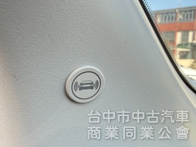 2018年 Nissan TIIDA 5D 1.6 豪華版 原鈑件 影音藍芽 盲點偵測 數位電視 省油省稅 小車大空間