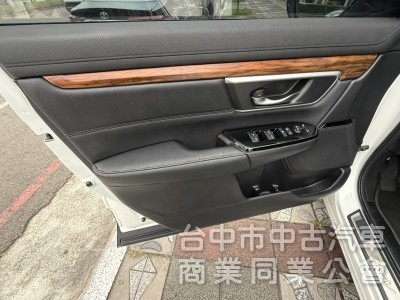 2019年 HONDA CR-V 1.5S 原鈑件 渦輪增壓 ACC 全景天窗 電尾門 空間超大又省油 市場熱銷運動休旅