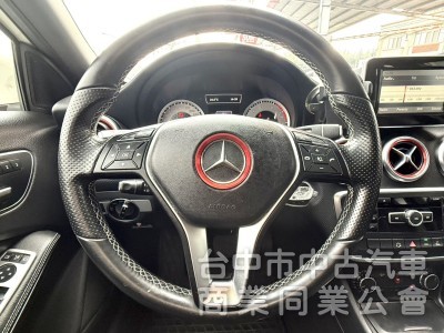 2015年式 M-Benz 總代理 A200 1.6 原鈑件 電動跑車座椅  全景天窗 外型時尚 小姊姊們的最愛款 