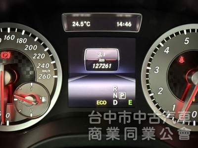 2015年式 M-Benz 總代理 A200 1.6 原鈑件 電動跑車座椅  全景天窗 外型時尚 小姊姊們的最愛款 