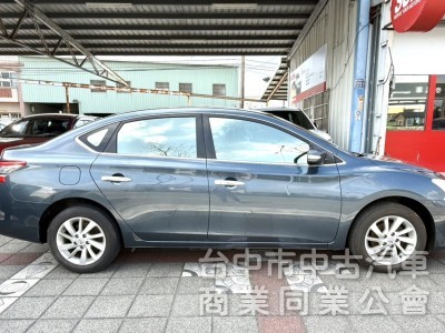 2015年 Nissan Sentra 1.8 傳奇版 原鈑件 認證車 定速巡航 感應頭燈 舒適感極佳的大型房車