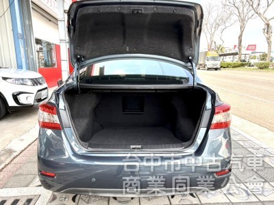 2015年 Nissan Sentra 1.8 傳奇版 原鈑件 認證車 定速巡航 感應頭燈 舒適感極佳的大型房車