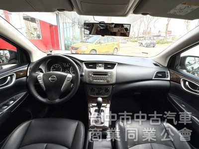 2015年 Nissan Sentra 1.8 傳奇版 原鈑件 認證車 定速巡航 感應頭燈 舒適感極佳的大型房車