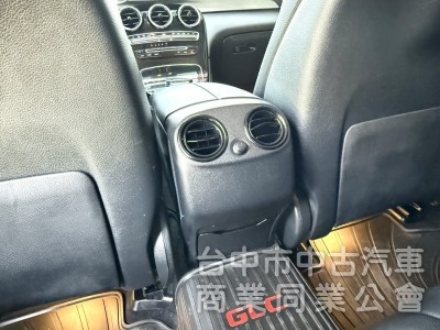 2019年 M-Benz GLC 220d 4MATIC 柴油 總代理 原鈑件 環景影像 電動座椅 豪華大空間運動休旅車