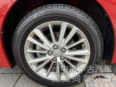 2015年 Toyota Altis 1.8 經典版 原鈑件 只跑7萬 恆溫 定速 升級9吋安卓機及配件 通勤族代步首選