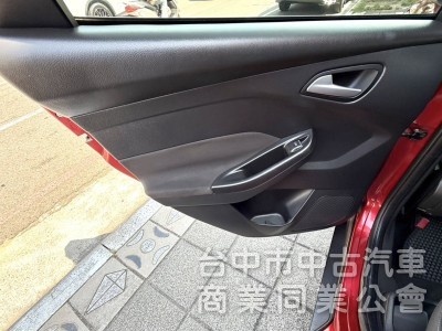 2013年 FORD Focus 5D 1.6 汽油時尚型 認證車 雙區恆溫 循跡防滑 空間大 高CP值的都會代步小車