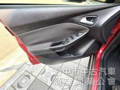2013年 FORD Focus 5D 1.6 汽油時尚型 認證車 雙區恆溫 循跡防滑 空間大 高CP值的都會代步小車