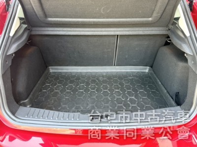 2013年 FORD Focus 5D 1.6 汽油時尚型 認證車 雙區恆溫 循跡防滑 空間大 高CP值的都會代步小車