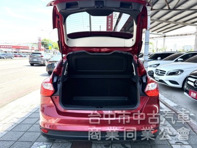 2013年 FORD Focus 5D 1.6 汽油時尚型 認證車 雙區恆溫 循跡防滑 空間大 高CP值的都會代步小車