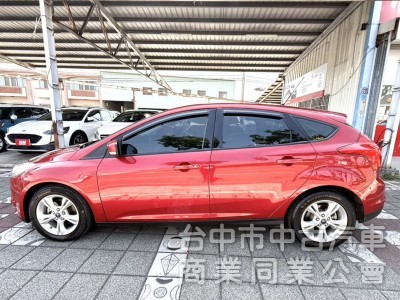 2013年 FORD Focus 5D 1.6 汽油時尚型 認證車 雙區恆溫 循跡防滑 空間大 高CP值的都會代步小車
