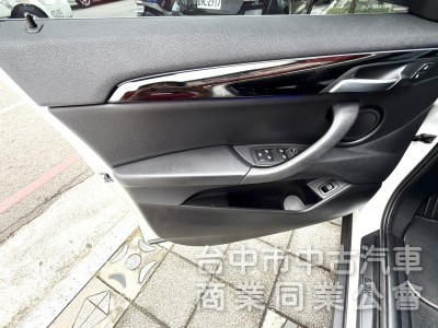 2020年式 BMW  X2 sDrive 18i M-Sport 總代理 原鈑件 僅跑6萬 稀有釋出 德系進口跨界休旅