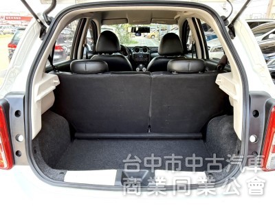 2015年 Nissan March 1.5 傳奇版 原鈑件 衛星導航 倒車顯影 加值安卓機 外型可愛 城市代步小車