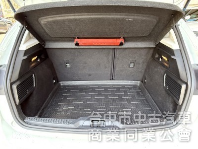 2019年 Ford Focus 5D 時尚經典型 1.5渦輪 原鈑件 僅跑5萬公里  市場最夯的五門小鋼砲