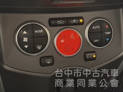 2017年 Nissan Livina 1.6 旗艦版 原鈑件 恆溫 車頂行李架 I-Key 省油大空間 優質代步車首選