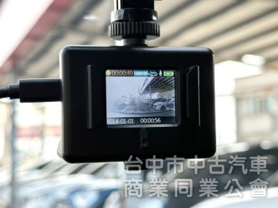 2012年 TOYOTA INNOVA 2.0 自排 J版 原鈑件 只跑8萬公里 衛星導航 加裝皮椅 鋁圈 客貨兩用車