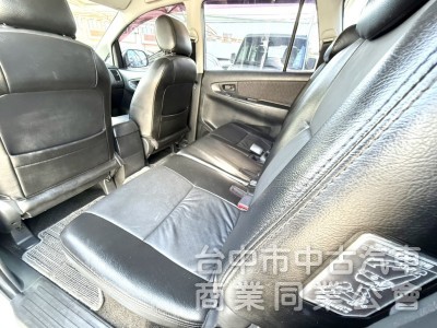 2012年 TOYOTA INNOVA 2.0 自排 J版 原鈑件 只跑8萬公里 衛星導航 加裝皮椅 鋁圈 客貨兩用車