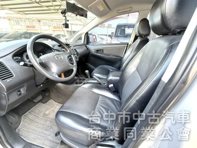 2012年 TOYOTA INNOVA 2.0 自排 J版 原鈑件 只跑8萬公里 衛星導航 加裝皮椅 鋁圈 客貨兩用車