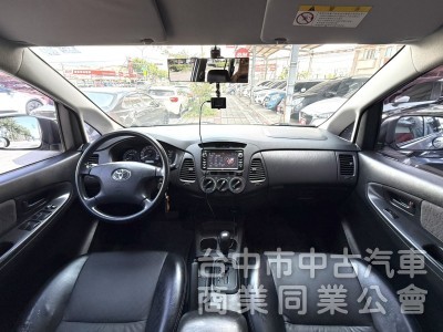 2012年 TOYOTA INNOVA 2.0 自排 J版 原鈑件 只跑8萬公里 衛星導航 加裝皮椅 鋁圈 客貨兩用車