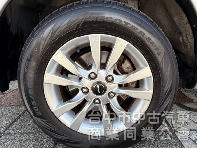 2012年 TOYOTA INNOVA 2.0 自排 J版 原鈑件 只跑8萬公里 衛星導航 加裝皮椅 鋁圈 客貨兩用車