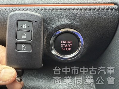 2022年 Toyota Sienta 5人座 1.8 豪華+版 原鈑件 I-Key 恆溫 電動側滑門 國產跨界休旅車