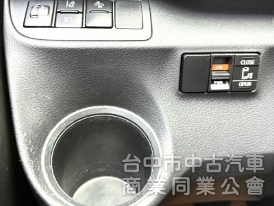2022年 Toyota Sienta 5人座 1.8 豪華+版 原鈑件 I-Key 恆溫 電動側滑門 國產跨界休旅車