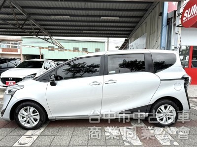 2022年 Toyota Sienta 5人座 1.8 豪華+版 原鈑件 I-Key 恆溫 電動側滑門 國產跨界休旅車