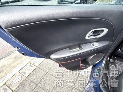 2017年式 Honda HR-V 1.8 頂級S版 原鈑件 僅跑5萬公里 加裝環景系統 適合在都市穿梭跨界輕休旅