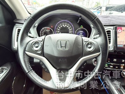 2017年式 Honda HR-V 1.8 頂級S版 原鈑件 僅跑5萬公里 加裝環景系統 適合在都市穿梭跨界輕休旅
