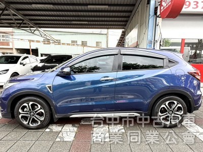 2017年式 Honda HR-V 1.8 頂級S版 原鈑件 僅跑5萬公里 加裝環景系統 適合在都市穿梭跨界輕休旅