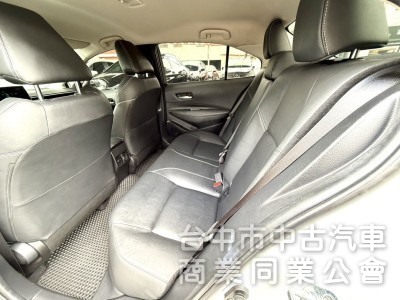 2023年 Toyota Altis 1.8 尊爵版 原鈑件 里程3萬 ACC I-Key 定速 車道偏離 熱門房車首選