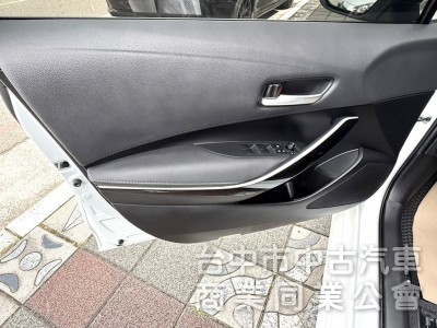 2023年 Toyota Altis 1.8 尊爵版 原鈑件 里程3萬 ACC I-Key 定速 車道偏離 熱門房車首選