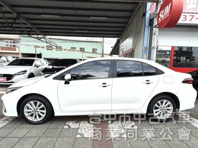 2023年 Toyota Altis 1.8 尊爵版 原鈑件 里程3萬 ACC I-Key 定速 車道偏離 熱門房車首選