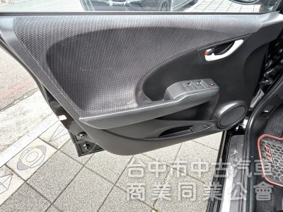 2012年 Honda Fit  1.5 VTi-S 原鈑件 恆溫空調 定速巡航 換檔撥片 日常通勤代步 實用小車首選 