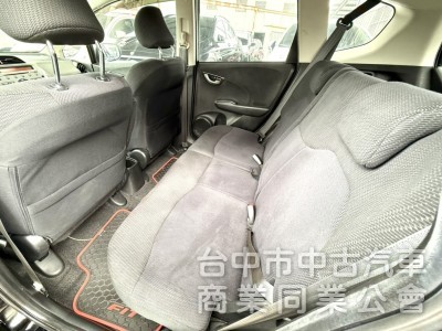 2012年 Honda Fit  1.5 VTi-S 原鈑件 恆溫空調 定速巡航 換檔撥片 日常通勤代步 實用小車首選 