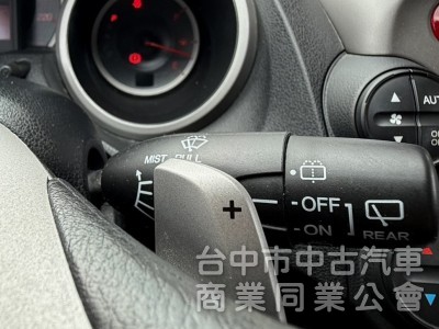 2012年 Honda Fit  1.5 VTi-S 原鈑件 恆溫空調 定速巡航 換檔撥片 日常通勤代步 實用小車首選 