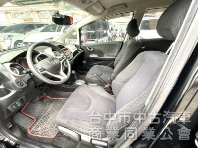 2012年 Honda Fit  1.5 VTi-S 原鈑件 恆溫空調 定速巡航 換檔撥片 日常通勤代步 實用小車首選 